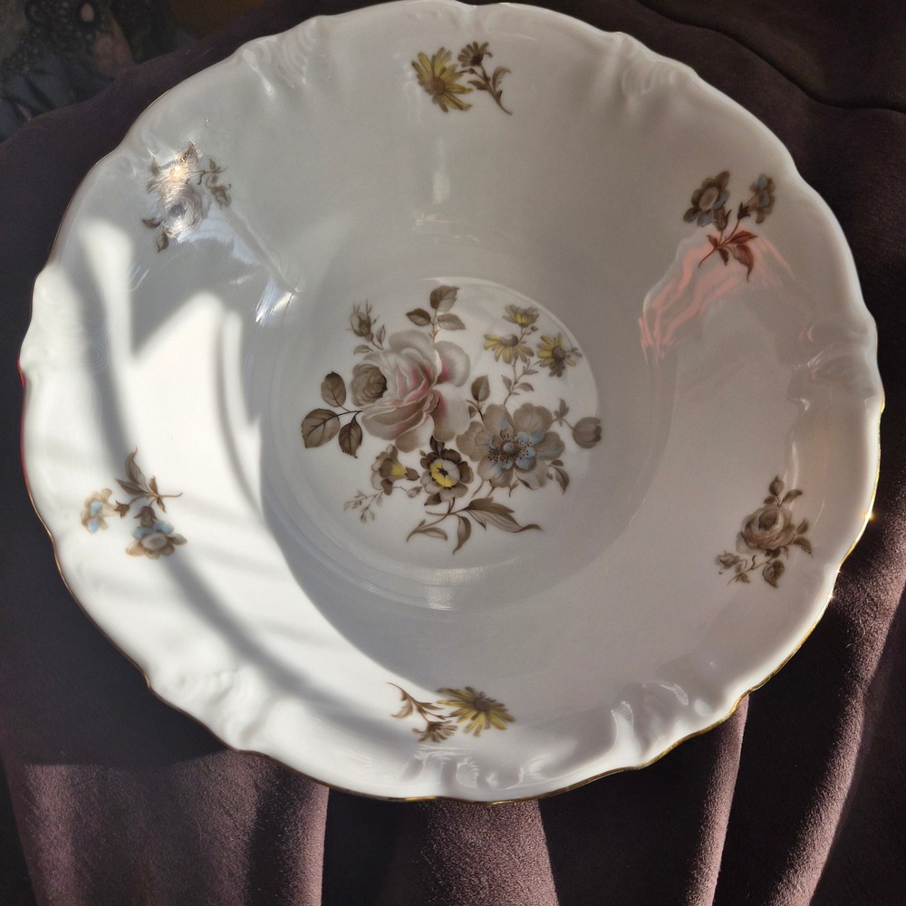 Winterling Schwarzenbach Bavaria German Floral Porcelain Bowl‎ Gold Rim Scallop